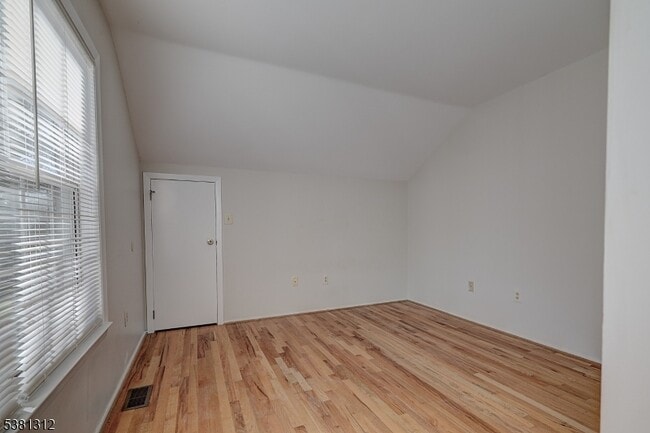 Building Photo - 326 Araneo Dr