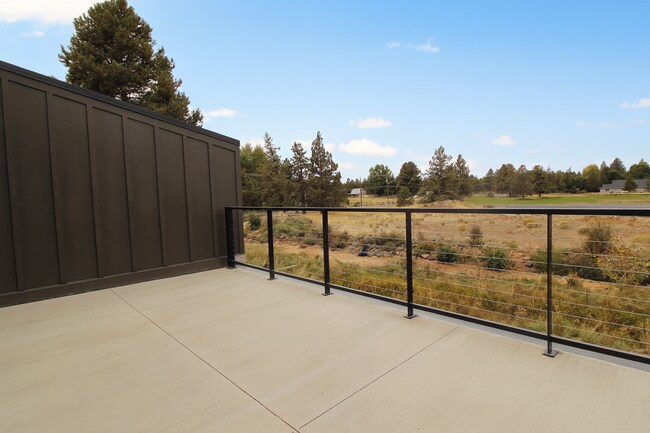 Building Photo - Your Bend Retreat: Spacious Townhouse with...