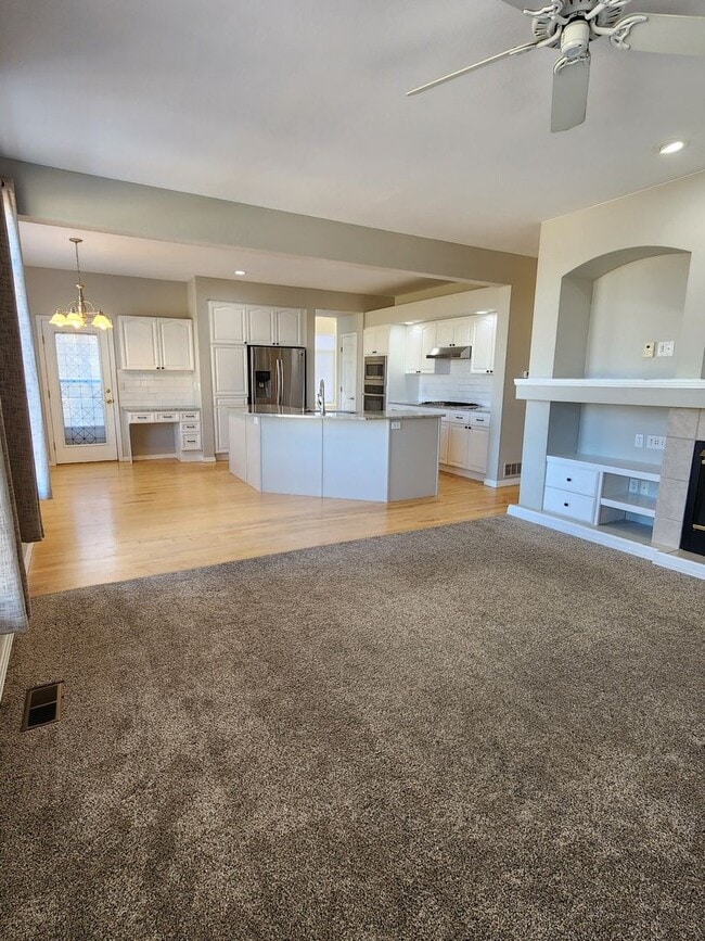 Building Photo - Parker home in Desired Stonegate Neighborhood!