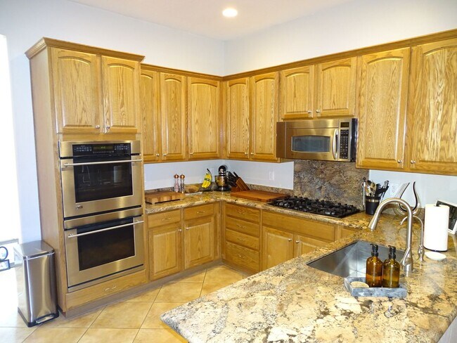 Building Photo - Single Story 4 Bedroom, Den & 3 Full Baths In Gated North Las Vegas Community