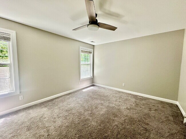 Building Photo - 4-Bedroom Home with Loft and Office for Re...