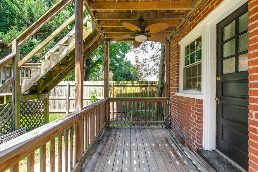 Building Photo - 4007 Cutshaw Ave