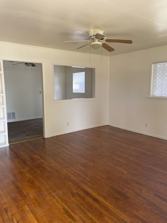 Building Photo - Move in Ready - S. 53rd St Temple Texas
