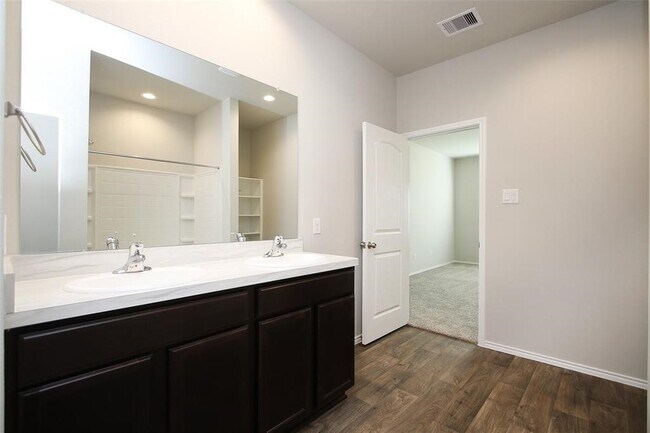 Building Photo - 4023 Wyanngate Dr