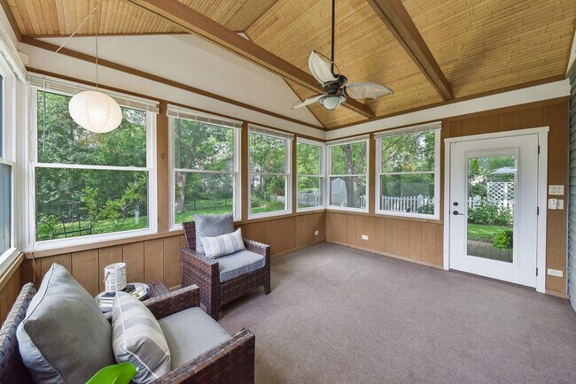 Building Photo - 2067 Childs Ct