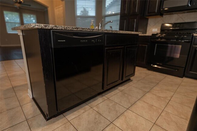 Building Photo - 13700 Sage Grouse Dr