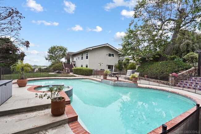 Building Photo - 14844 Rancho Real