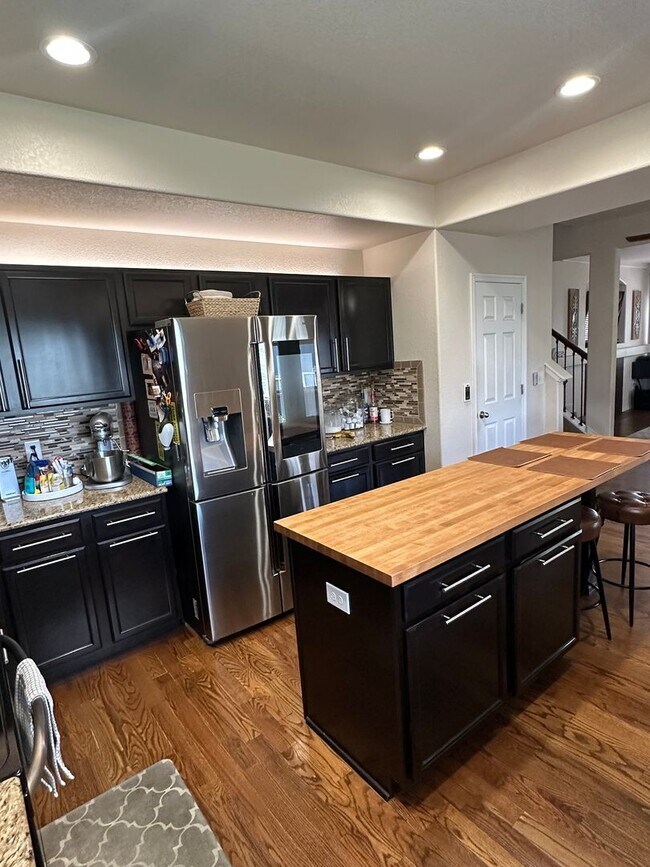 Building Photo - Spacious 5-Bedroom Smart Home Near Peterso...