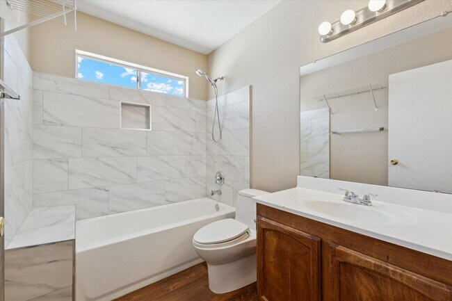 Building Photo - Coming Soon! 3 BR/3BA | Newly Renovated Single Family Home | 1-Car Garage Parking | In Chandler!