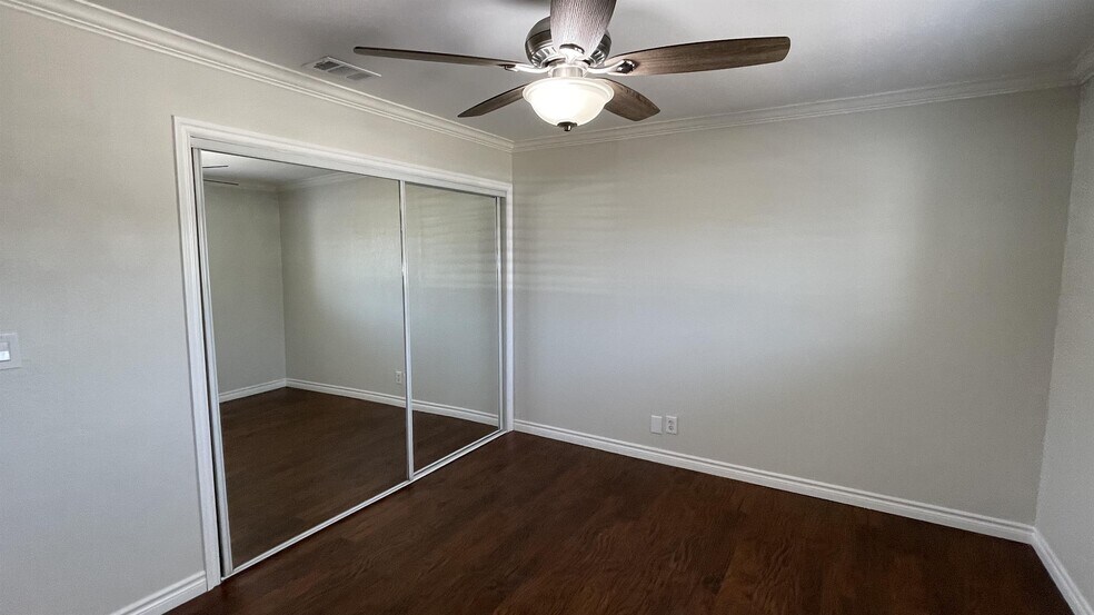 Building Photo - 5138 W 141st St