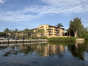 Building Photo - 1036 US-1
