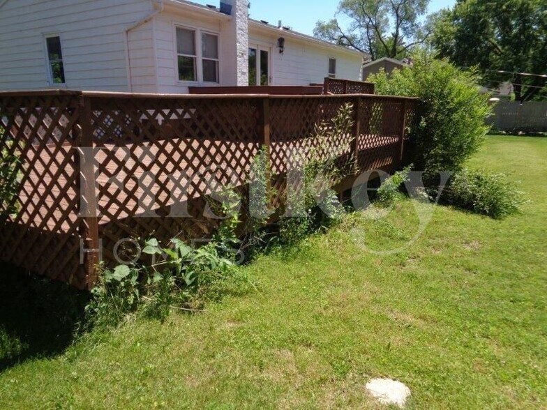 Building Photo - 28577 W High Rd