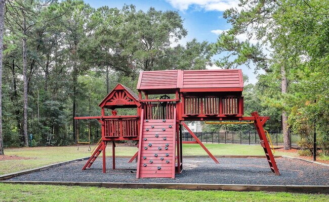 Building Photo - 99 Small Pine Ln