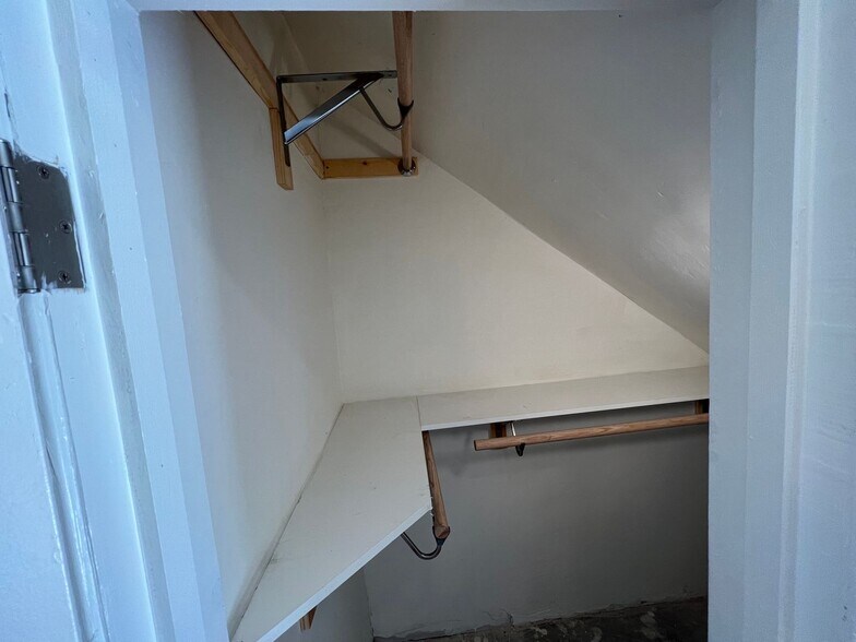 Building Photo - 3746 S Canfield Ave