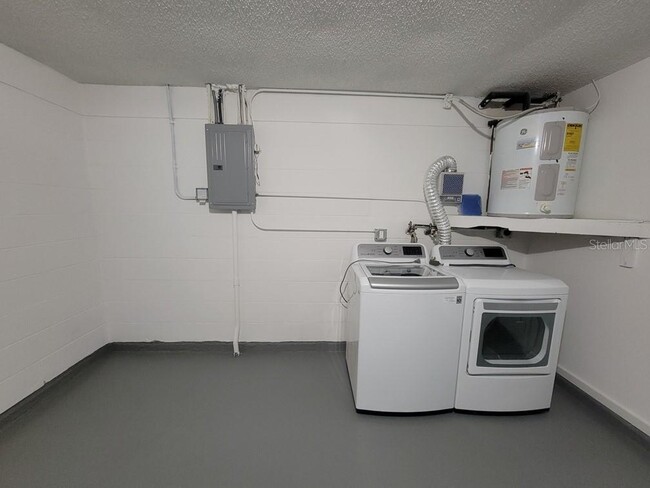 Building Photo - 4944 Elkner St