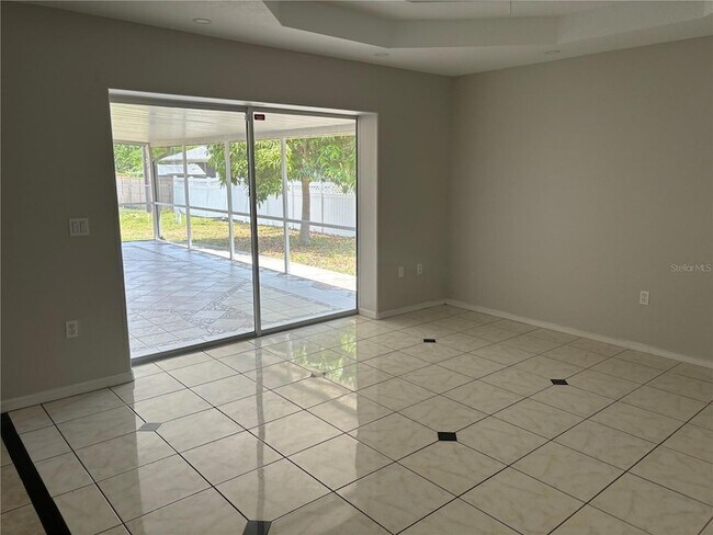 Building Photo - 4272 Pandora Rd