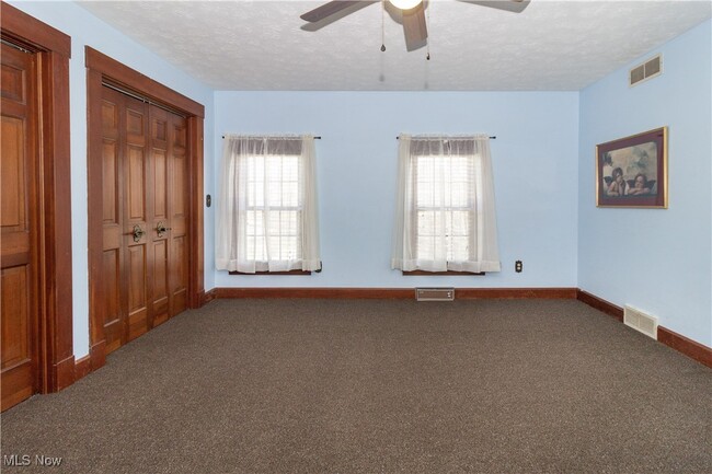 Building Photo - 559 Wadsworth Rd