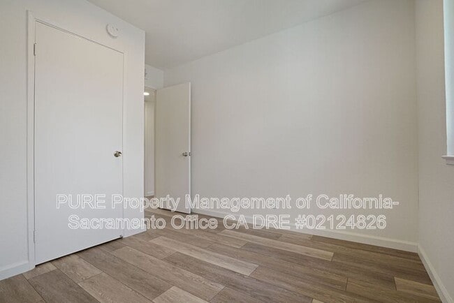 Building Photo - 2140 W La Loma Dr