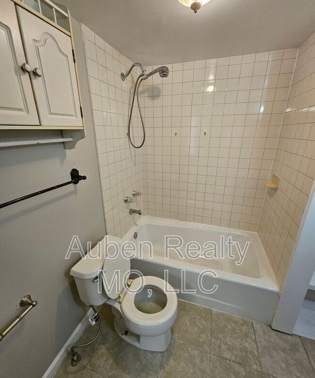 Building Photo - 518 N Osage St