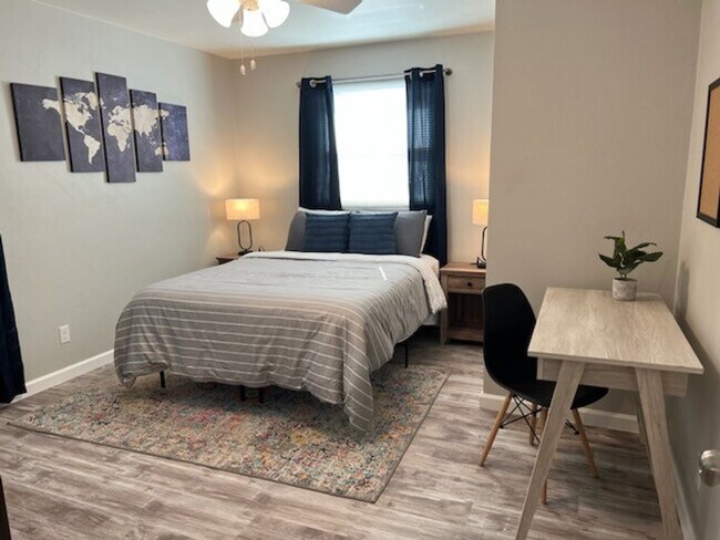 Building Photo - 2713 N Locust St