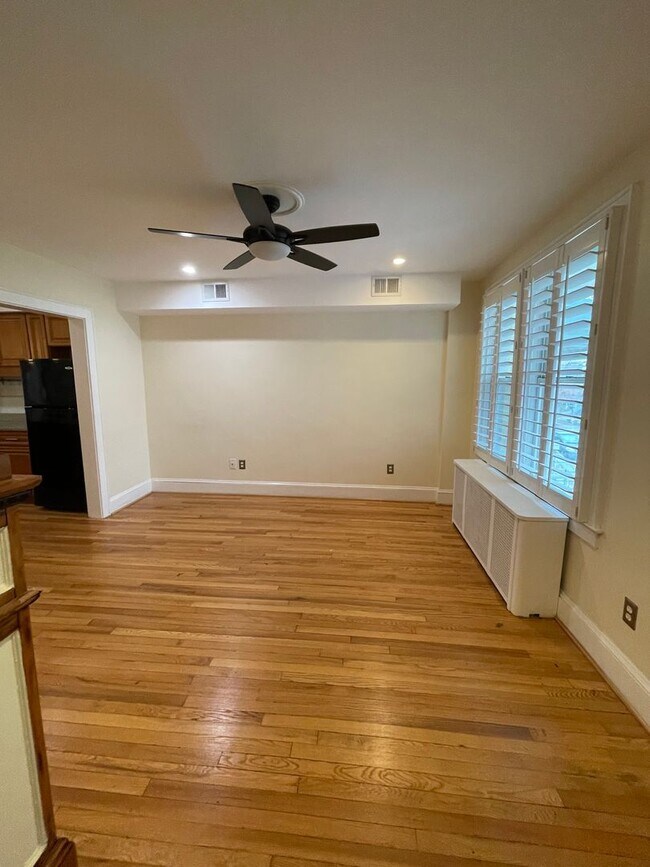 Building Photo - Charming 1928 Row Home for Rent with Modern Amenities — 2 Bedroom 2 Full Bath w/ 2 Half Baths, 2 ...