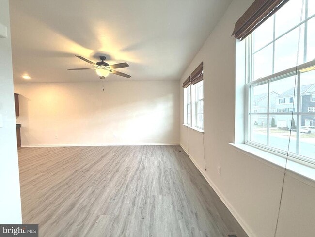 Building Photo - 189 Magellan Dr