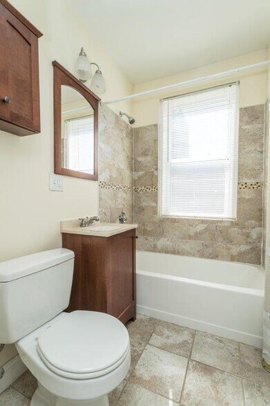 Building Photo - 119 Highland Ave