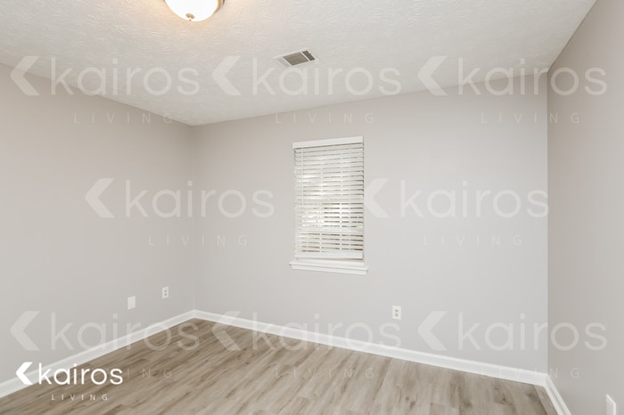 Building Photo - 105 Deer Pkwy