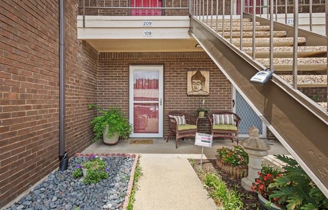 Building Photo - 2505 Wedglea Dr