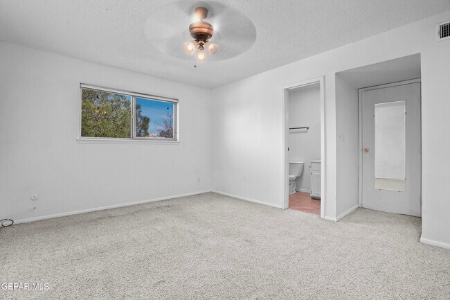 Building Photo - 244 Paso Noble Dr