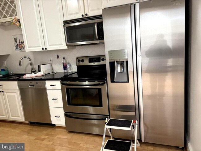 Building Photo - 8380 Greensboro Dr