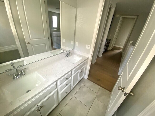 Building Photo - Stylish, Contemporary Campbell 4/2 home with Patio & Attached Garage