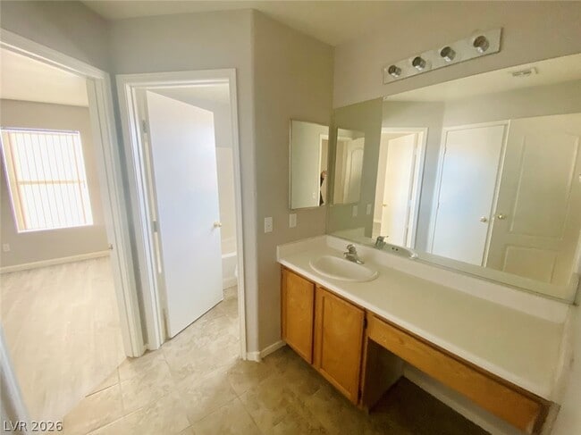 Building Photo - 2512 Birds Nest Cactus Ct