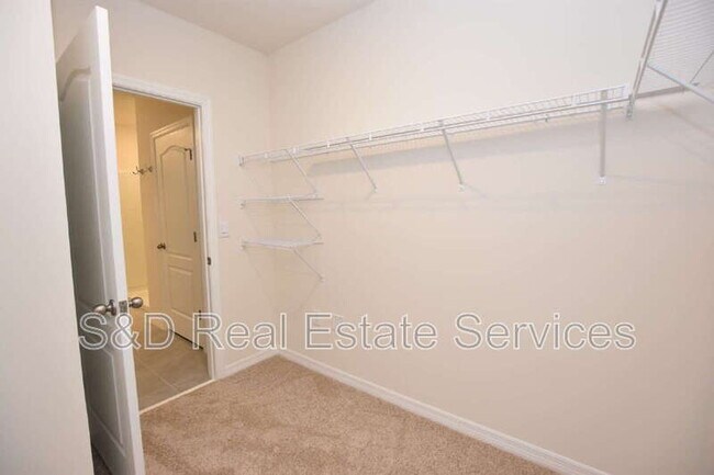 Building Photo - 5552 Siltstone St