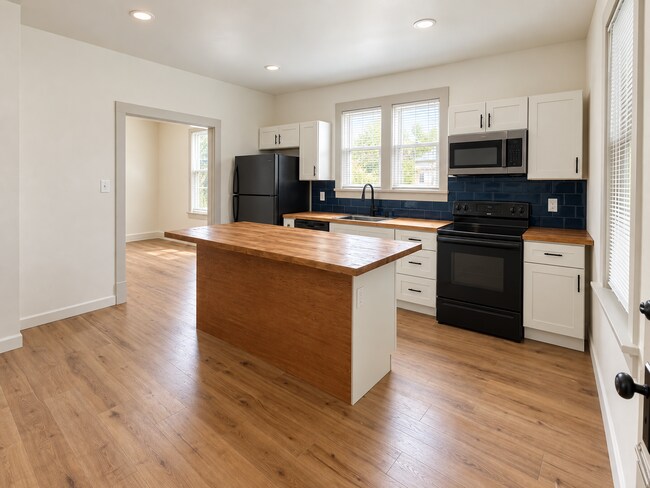 Building Photo - 8611 Vasel Ave