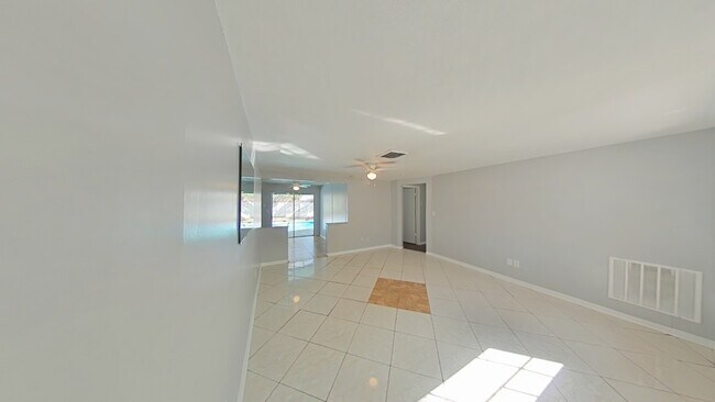 Building Photo - 5606-5689 89th Ave