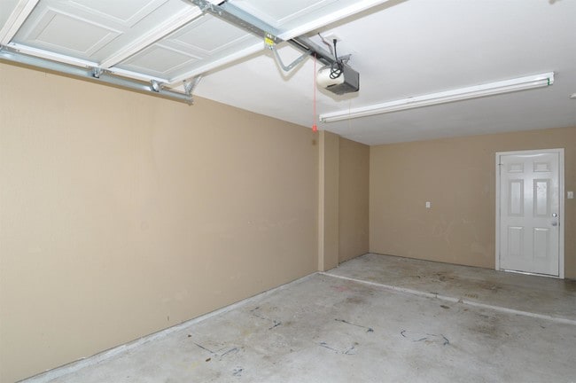 Building Photo - 21473 W Wallis Dr