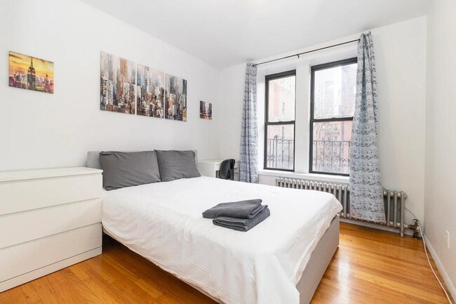 Building Photo - 1805 1st Ave