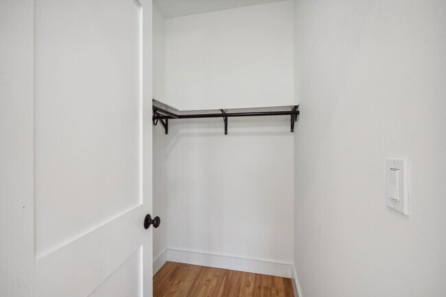 Building Photo - 215 Harrison Ave