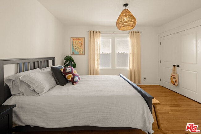 Building Photo - 944 S Hudson Ave