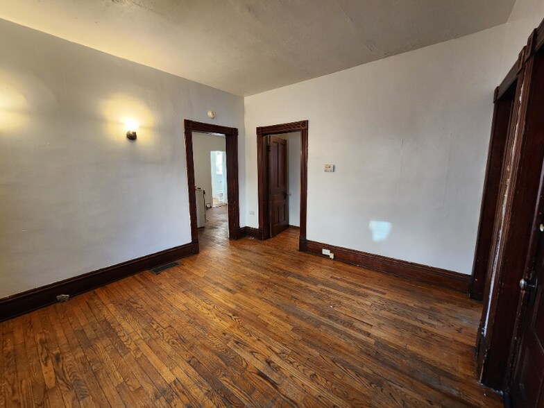 Building Photo - 118 Colfax St NE