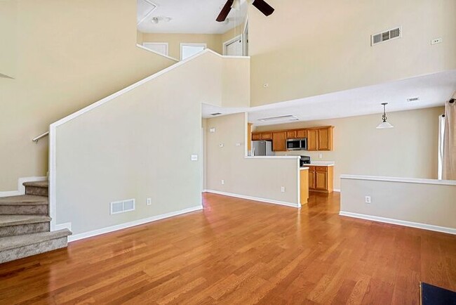 Building Photo - 3325 Ridgefair Dr