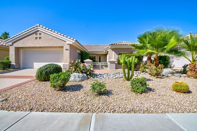 Primary Photo - 38537 Fallbrook Ave