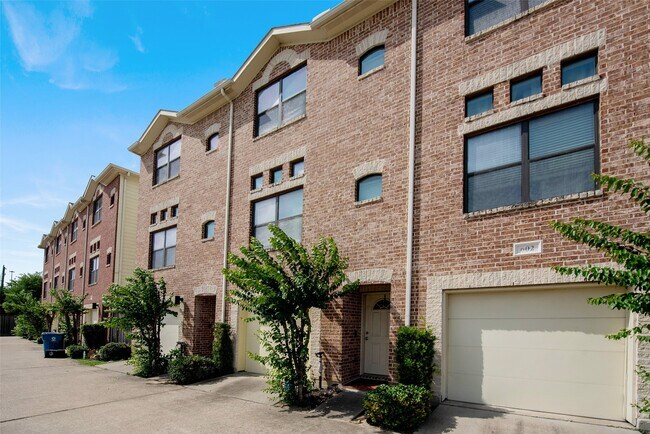 Building Photo - 7650 Springhill St