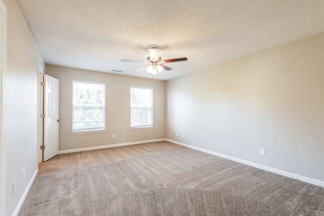 Building Photo - 503 Bentley Way