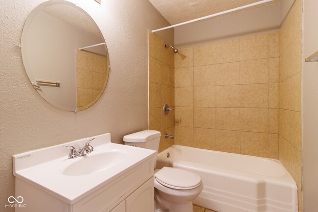 Building Photo - 6213 Commodore Dr