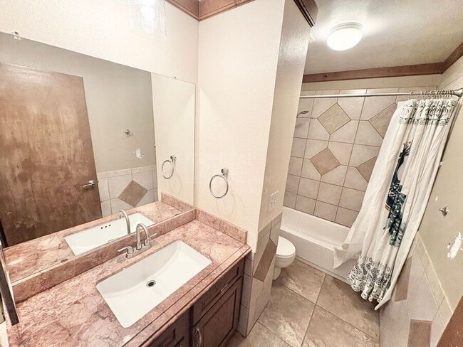 Building Photo - 12198 E Vassar Dr