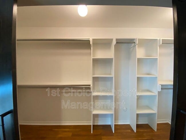 Building Photo - 6 1 Main Pl