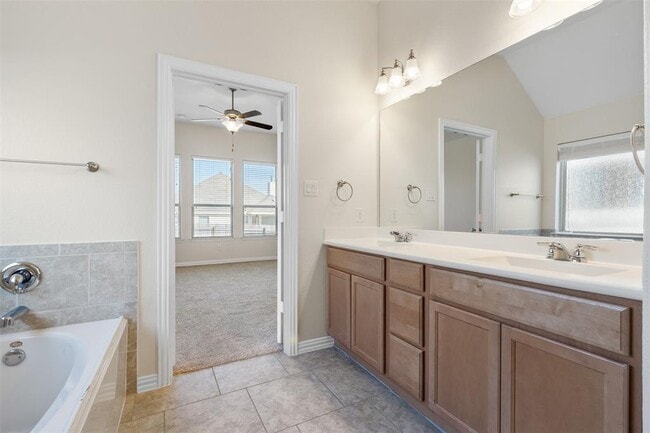Building Photo - 1025 Arvada Dr