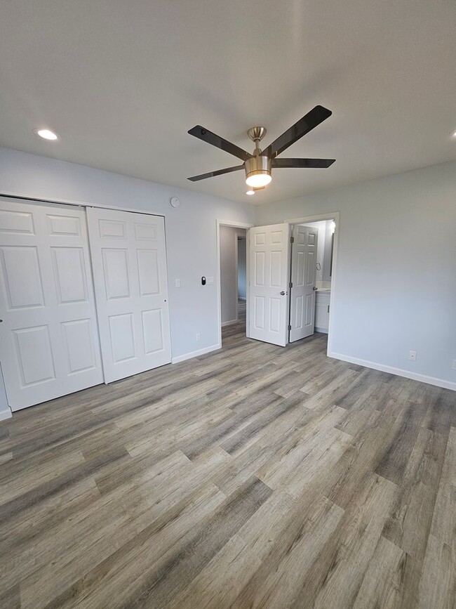 Building Photo - Beautifully NEW 3 BD Home in Volcano!!
